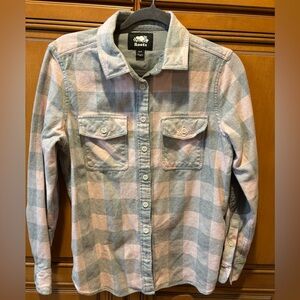 Ladies ROOTS Plaid Flannel Button-Up Shirt in Pink & Grey. Size: S